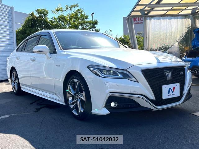 Toyota CROWN HYBRID 2018-12 8646801-16