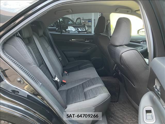 Toyota CROWN HYBRID 2013-06 8646922-11