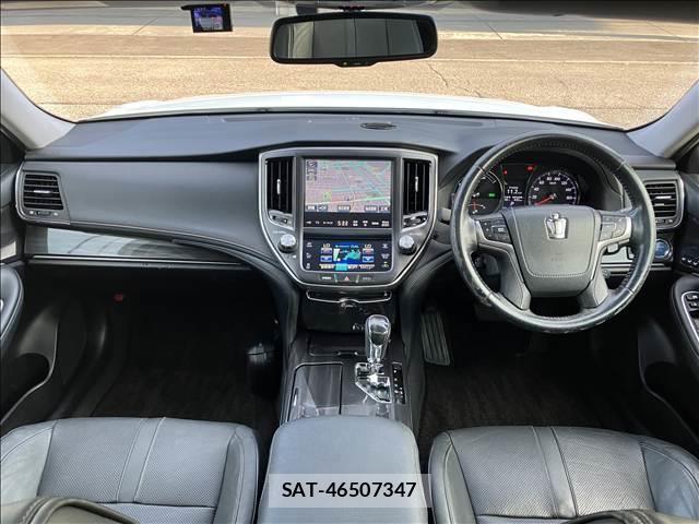 Toyota CROWN HYBRID 2013-10 8646923-1