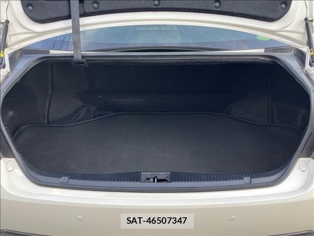 Toyota CROWN HYBRID 2013-10 8646923-12