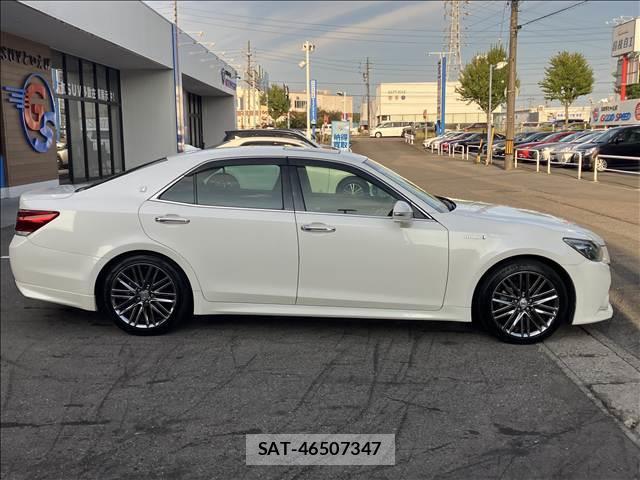 Toyota CROWN HYBRID 2013-10 8646923-17