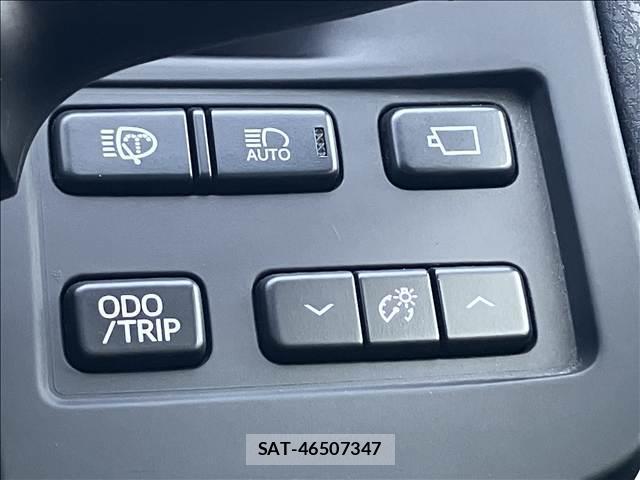 Toyota CROWN HYBRID 2013-10 8646923-8