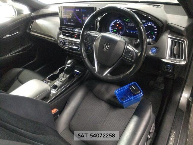 Toyota CROWN HYBRID 2022-01 8647195-2