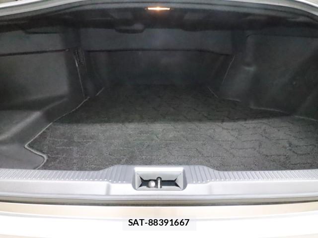 Toyota CROWN HYBRID 2021-10 8647732-14