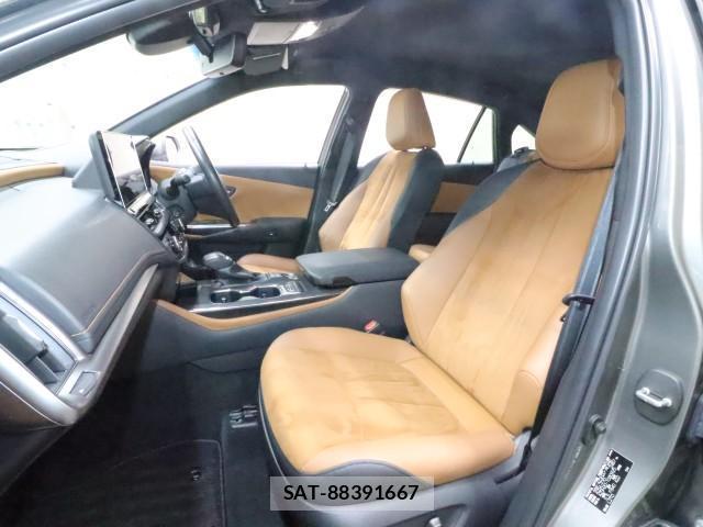 Toyota CROWN HYBRID 2021-10 8647732-8