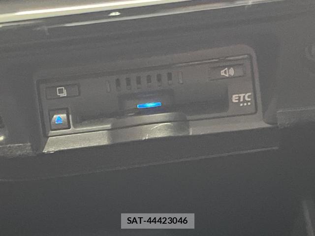 Toyota CROWN HYBRID 2020-10 8647850-5