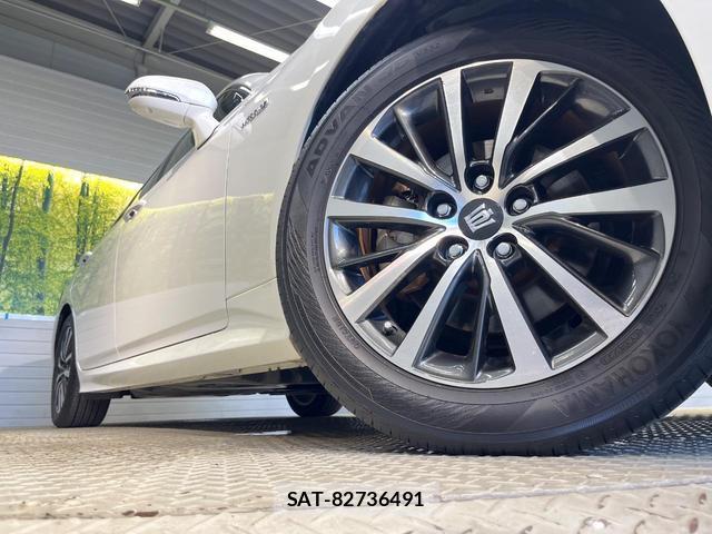 Toyota CROWN HYBRID 2018-07 8648427-13