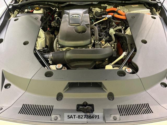 Toyota CROWN HYBRID 2018-07 8648427-17