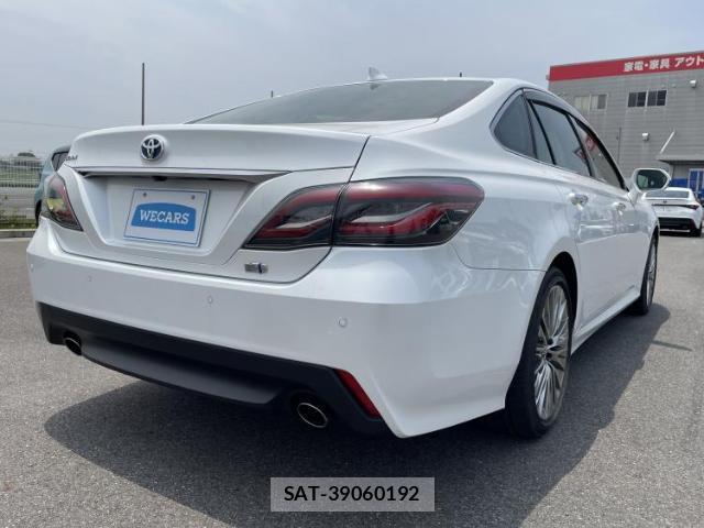 Toyota CROWN HYBRID 2021-10 8648603-2