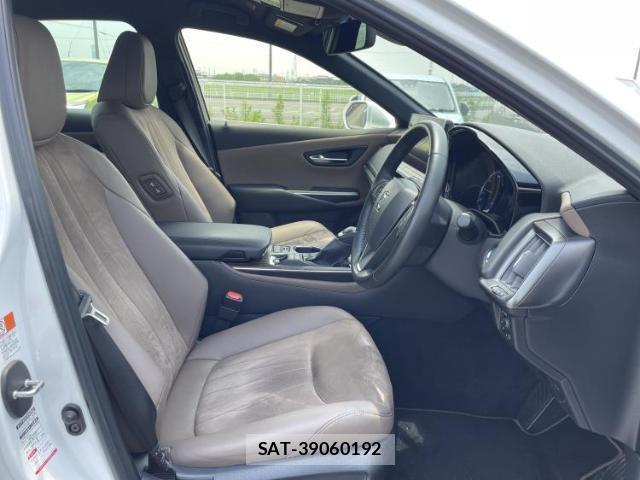 Toyota CROWN HYBRID 2021-10 8648603-3