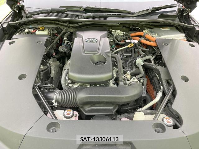 Toyota CROWN HYBRID 2018-06 8648779-17