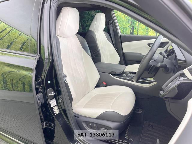 Toyota CROWN HYBRID 2018-06 8648779-7