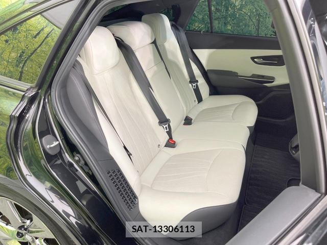 Toyota CROWN HYBRID 2018-06 8648779-8