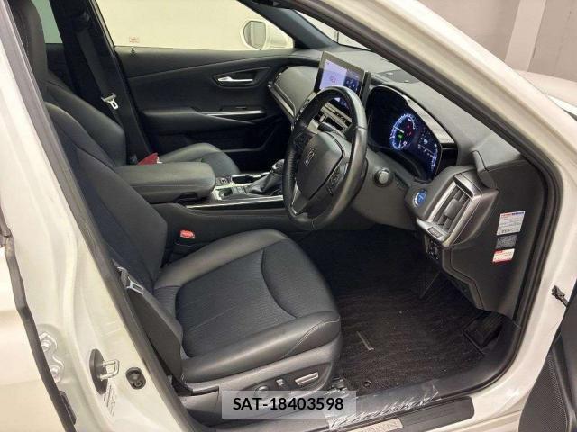 Toyota CROWN HYBRID 2021-05 8649050-6