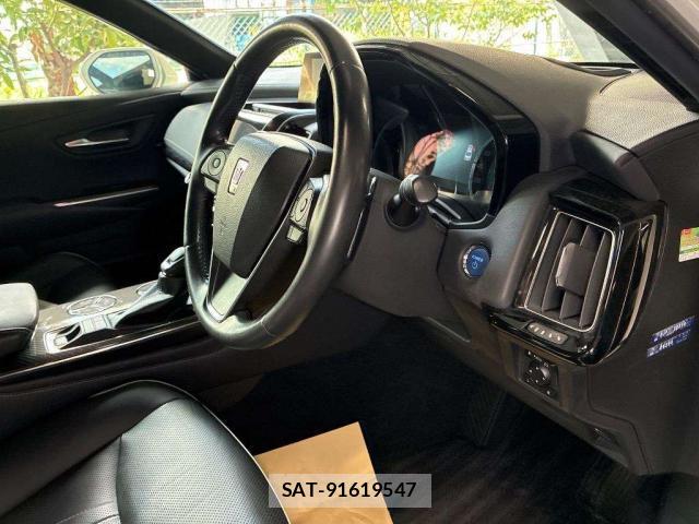 Toyota CROWN HYBRID 2020-10 8649232-2