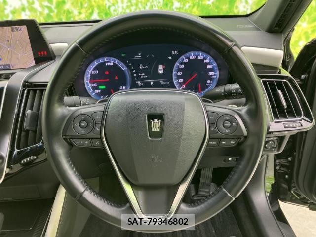 Toyota CROWN HYBRID 2018-08 8649435-14