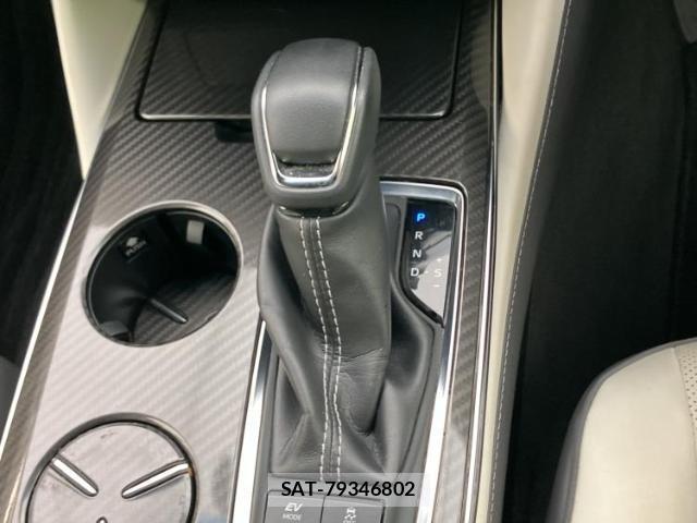 Toyota CROWN HYBRID 2018-08 8649435-17