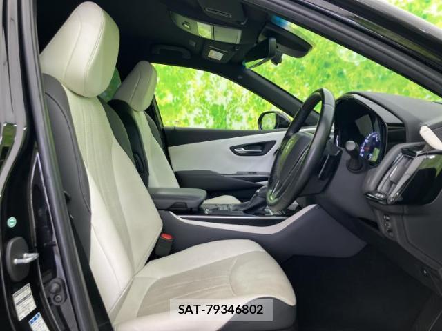 Toyota CROWN HYBRID 2018-08 8649435-3