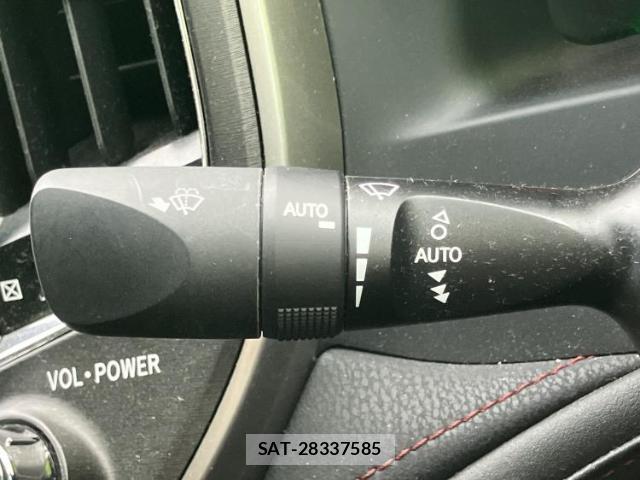 Toyota CROWN HYBRID 2016-07 8649968-17