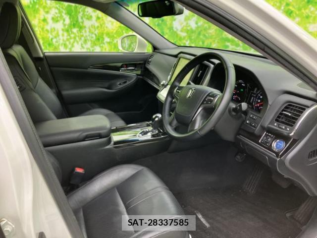 Toyota CROWN HYBRID 2016-07 8649968-3