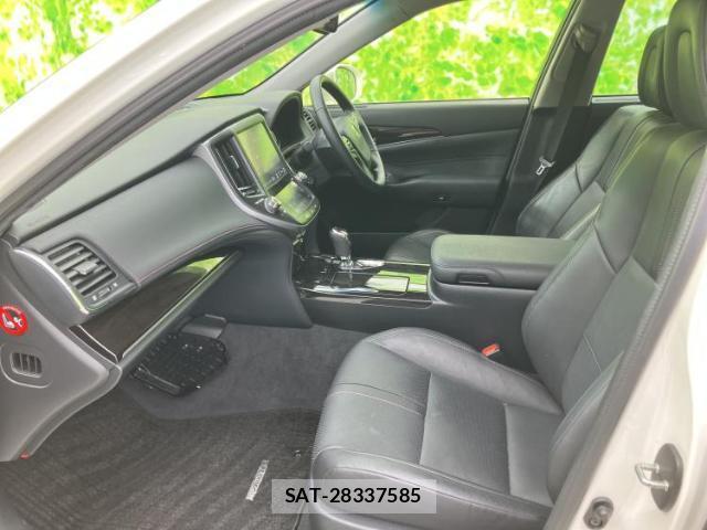 Toyota CROWN HYBRID 2016-07 8649968-5