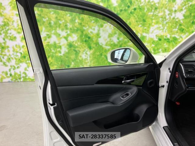 Toyota CROWN HYBRID 2016-07 8649968-7