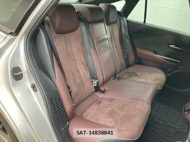 Toyota CROWN HYBRID 2018-08 8649972-11