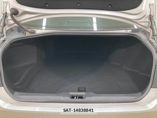 Toyota CROWN HYBRID 2018-08 8649972-12