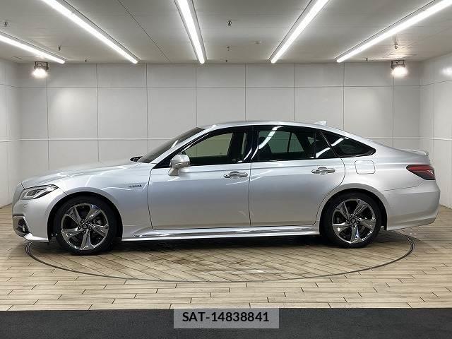Toyota CROWN HYBRID 2018-08 8649972-16