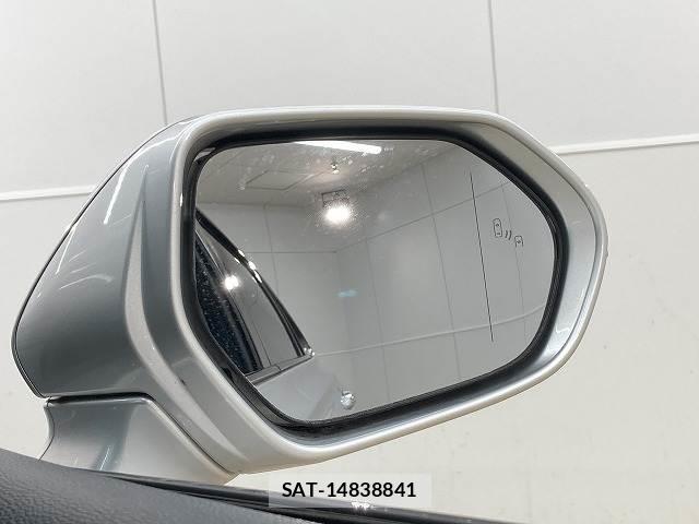 Toyota CROWN HYBRID 2018-08 8649972-4