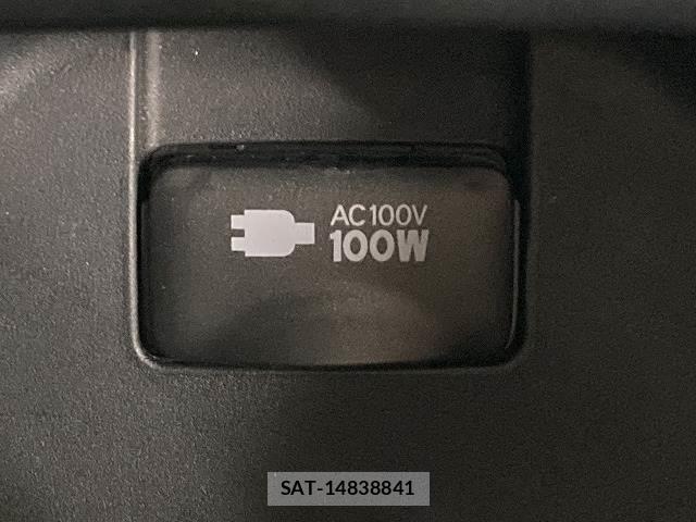 Toyota CROWN HYBRID 2018-08 8649972-6