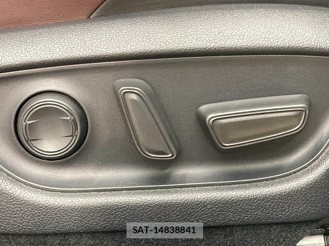 Toyota CROWN HYBRID 2018-08 8649972-9