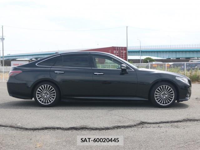 Toyota CROWN HYBRID 2021-03 8650839-3