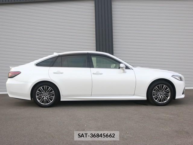 Toyota CROWN HYBRID 2021-07 8650840-3