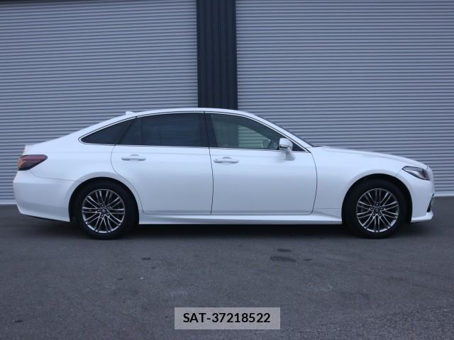 Toyota CROWN HYBRID 2021-07 8650841-3
