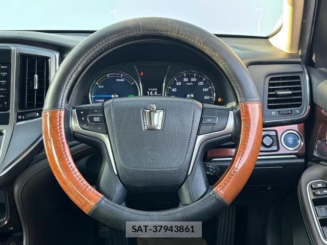 Toyota CROWN HYBRID 2014-08 8651673-2