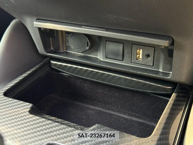 Toyota CROWN HYBRID 2018-08 8651676-13