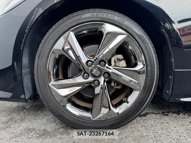 Toyota CROWN HYBRID 2018-08 8651676-17
