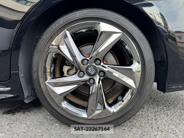 Toyota CROWN HYBRID 2018-08 8651676-18