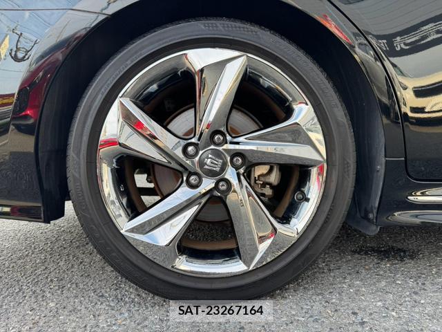 Toyota CROWN HYBRID 2018-08 8651676-19