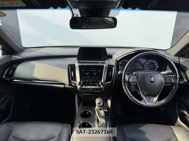 Toyota CROWN HYBRID 2018-08 8651676-2