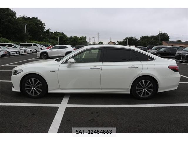 Toyota CROWN HYBRID 2018-06 8651893-10