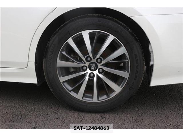 Toyota CROWN HYBRID 2018-06 8651893-17