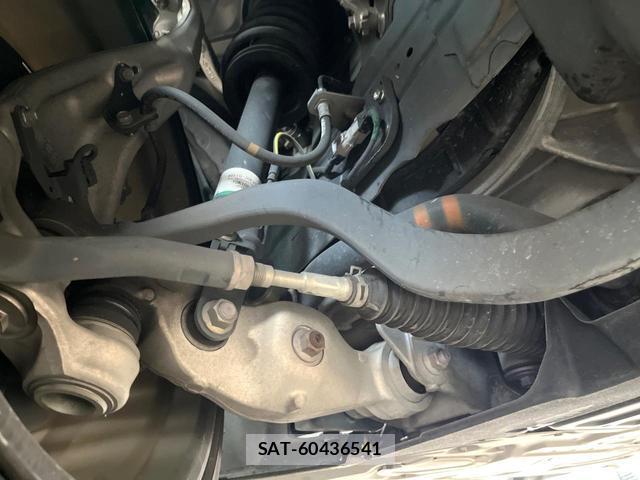 Toyota CROWN HYBRID 2019-10 8652541-19