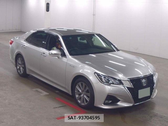 Toyota CROWN HYBRID 2017-06 8652605-3