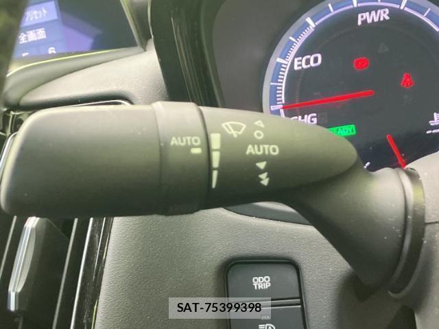 Toyota CROWN HYBRID 2019-11 8652647-17
