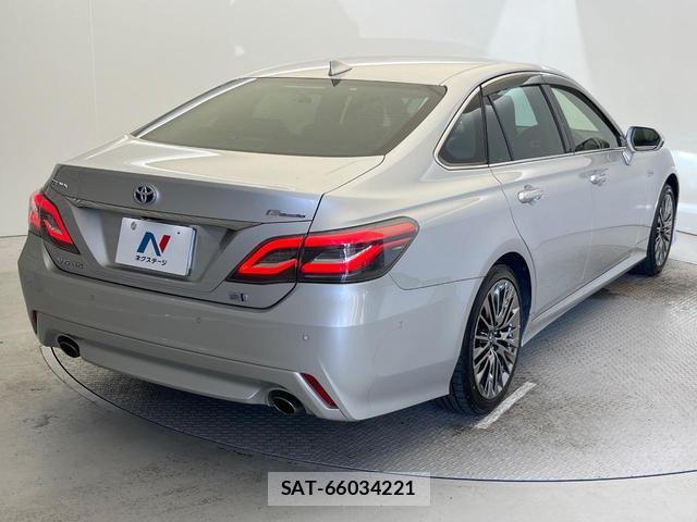Toyota CROWN HYBRID 2018-12 8653282-16