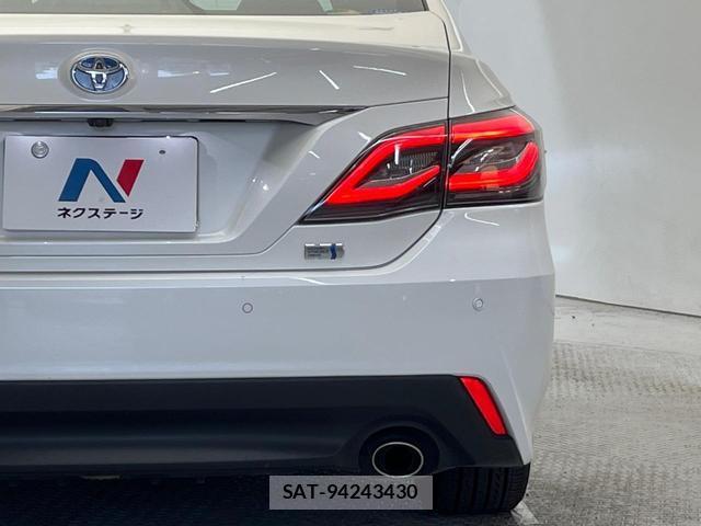 Toyota CROWN HYBRID 2019-04 8653284-15