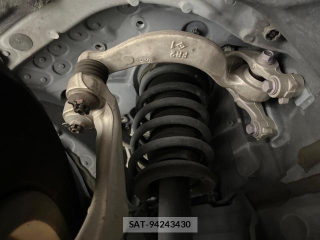 Toyota CROWN HYBRID 2019-04 8653284-3
