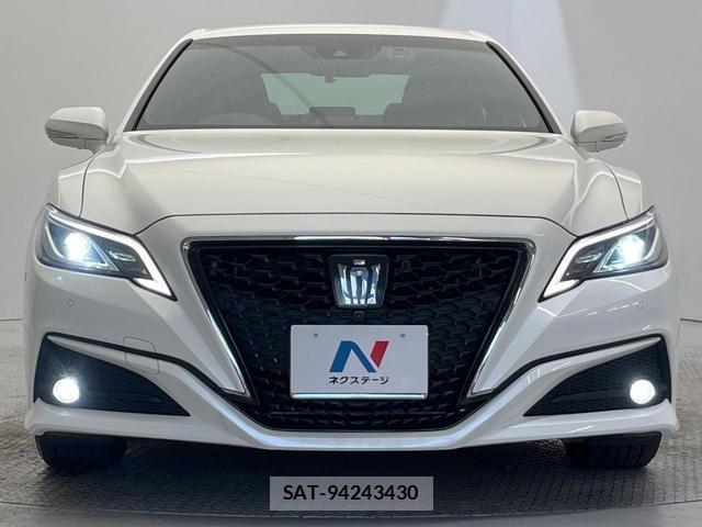 Toyota CROWN HYBRID 2019-04 8653284-5